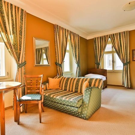 U Schnellu Hotel Praag Buitenkant foto
