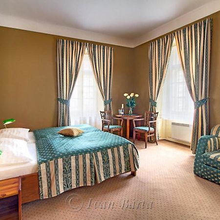 U Schnellu Hotel Praag Buitenkant foto