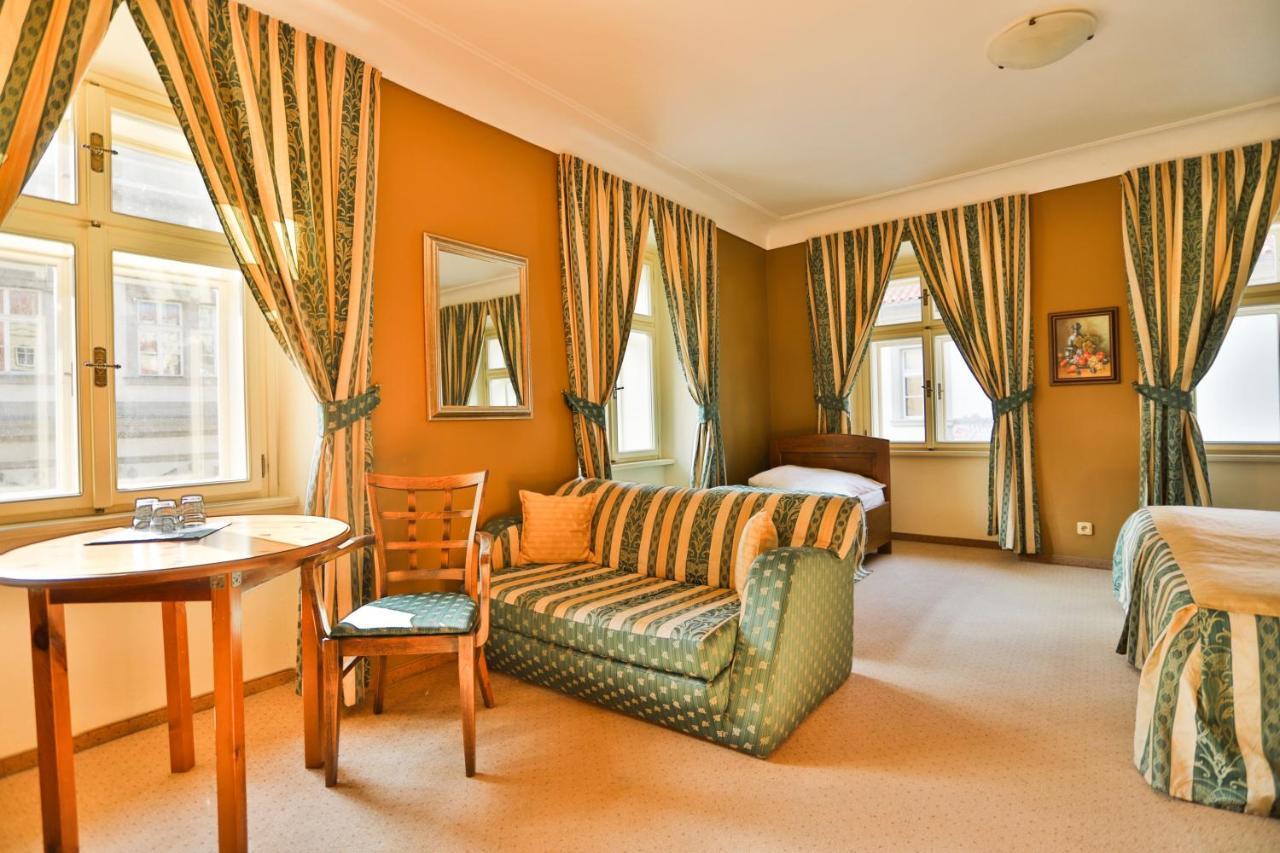 U Schnellu Hotel Praag Buitenkant foto