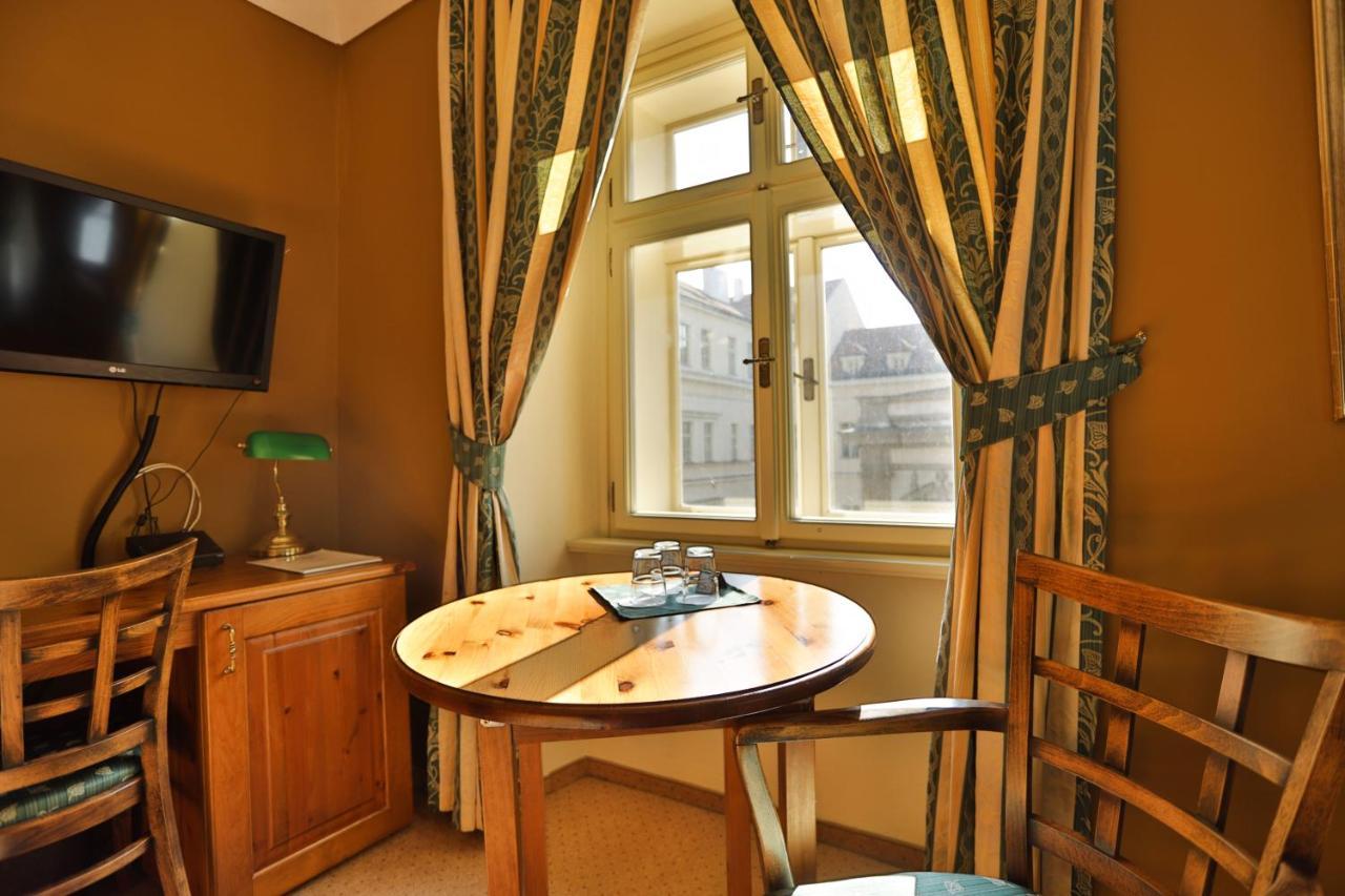 U Schnellu Hotel Praag Buitenkant foto