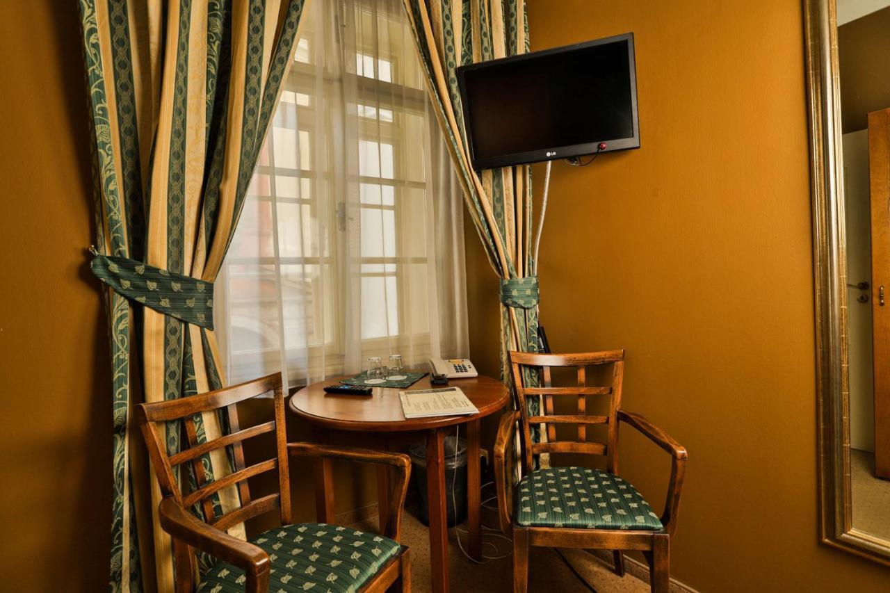 U Schnellu Hotel Praag Buitenkant foto