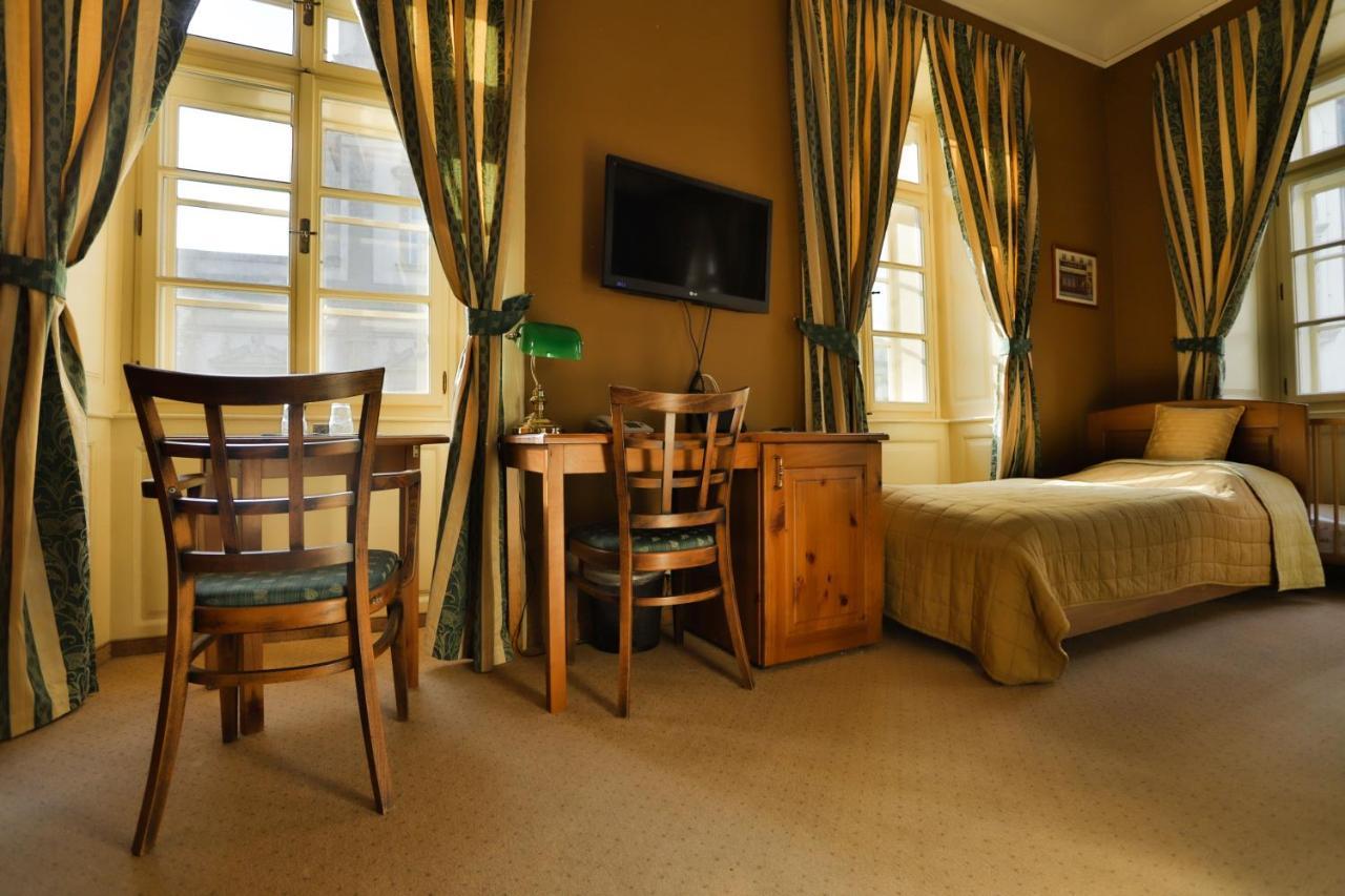 U Schnellu Hotel Praag Buitenkant foto