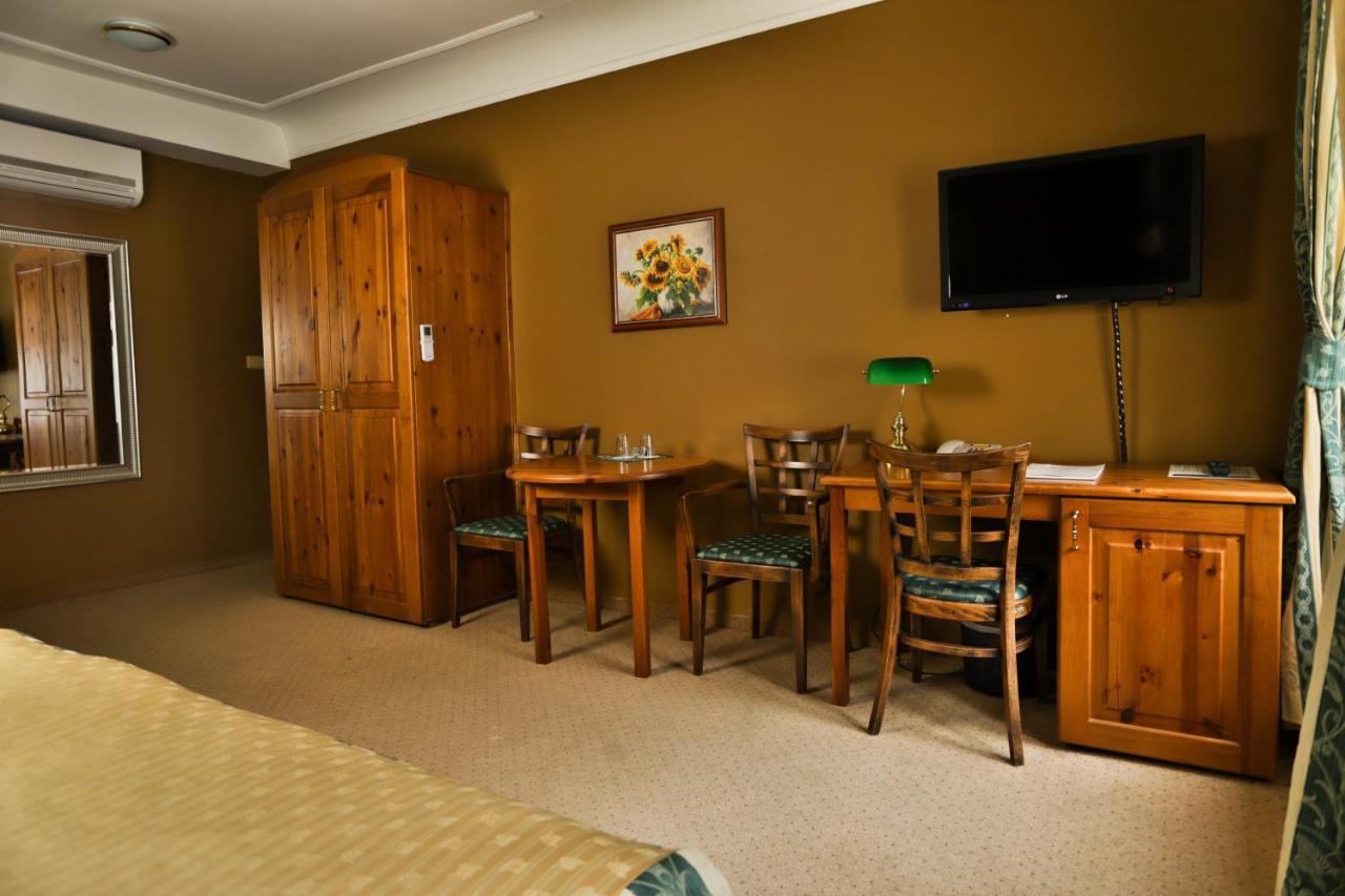 U Schnellu Hotel Praag Buitenkant foto