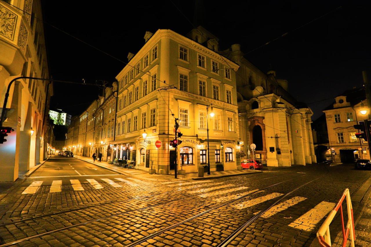 U Schnellu Hotel Praag Buitenkant foto