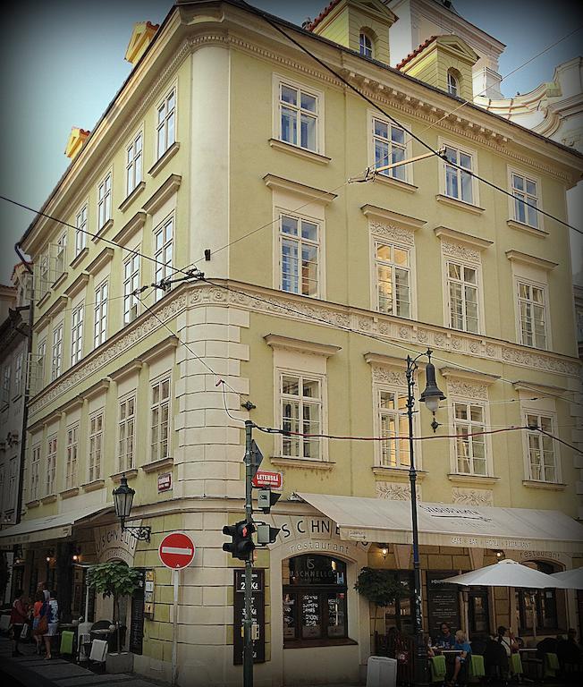U Schnellu Hotel Praag Buitenkant foto